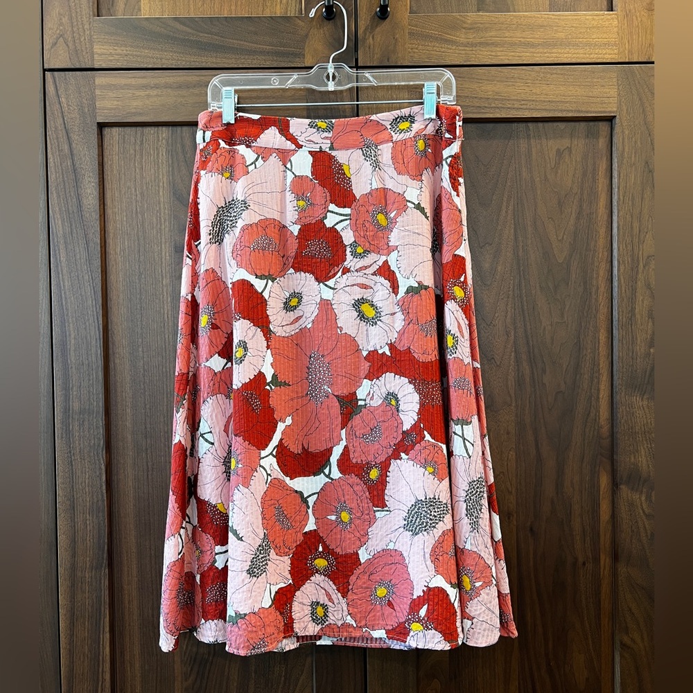 Loft Floral A-Line Midi Skirt in Red and Pink. Size 8P